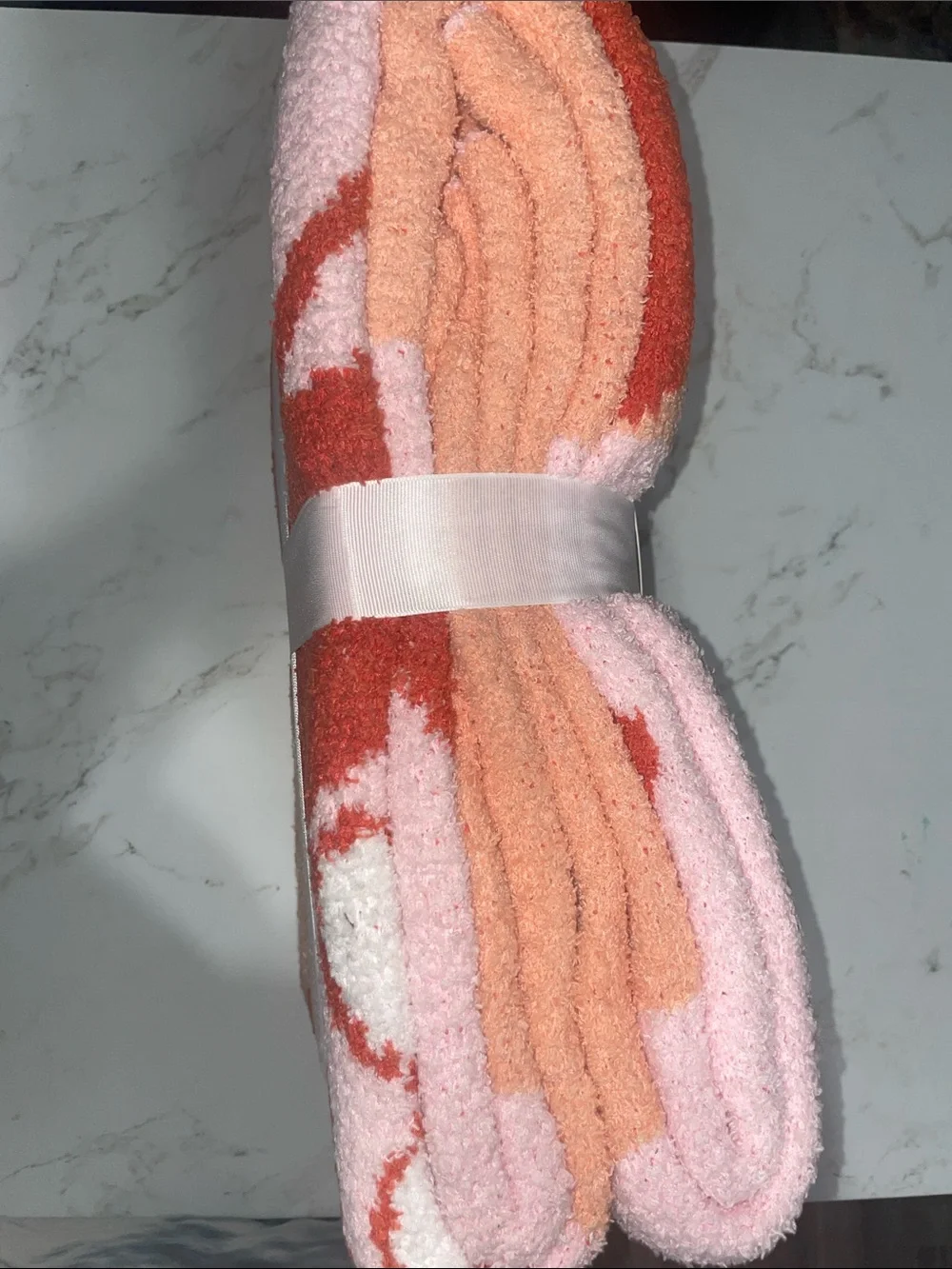 Disney Minnie Mouse Feather Knit Throw in White, Pink, Peach & Coral